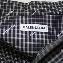 Charger l&#39;image dans la galerie, Balenciaga shirt dress in size 38 - Lou&#39;s Closet