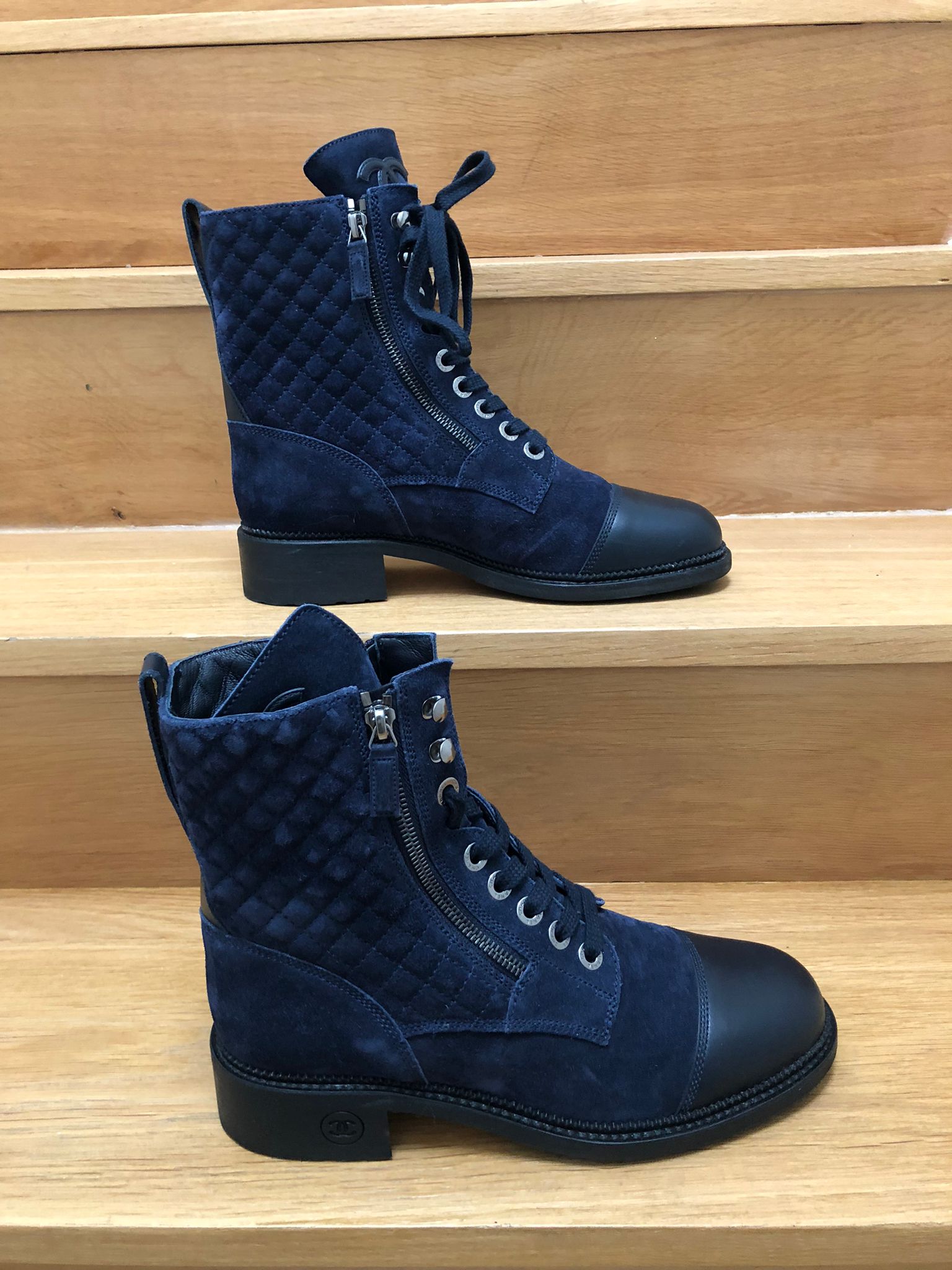 Chanel Ankle Boots Navy blue Velvet ref.800484 - Joli Closet