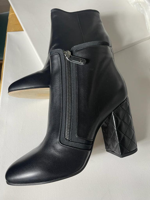 Chanel Black Boots With CC Logo in Size 41 - Lou's Closet